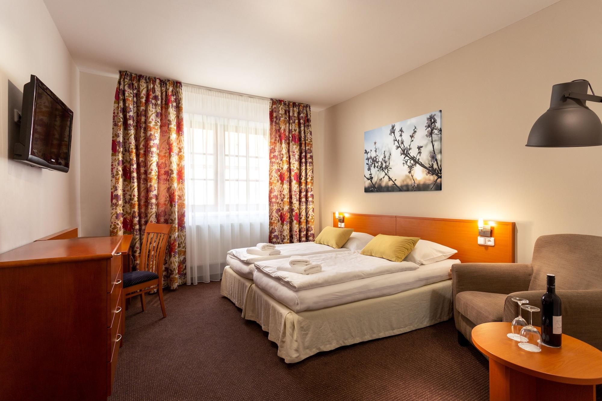 Wine Wellness Hotel Amande הוסטופצ'ה מראה חיצוני תמונה