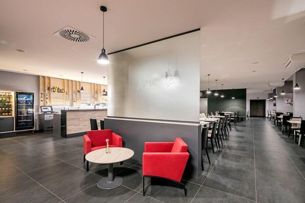Wine Wellness Hotel Amande הוסטופצ'ה מראה חיצוני תמונה