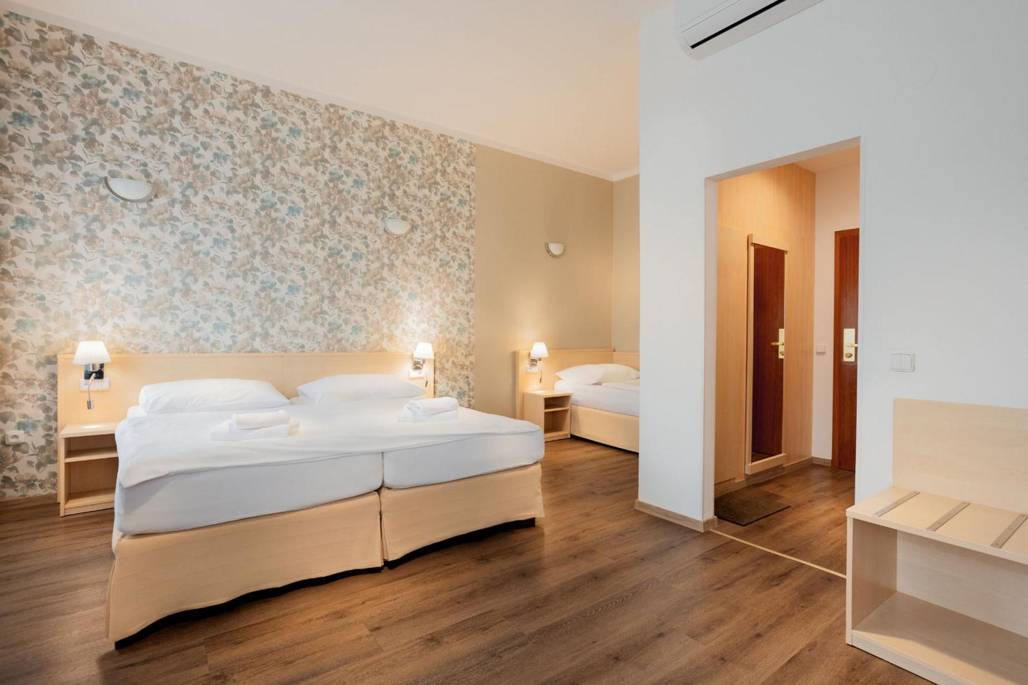 Wine Wellness Hotel Amande הוסטופצ'ה מראה חיצוני תמונה