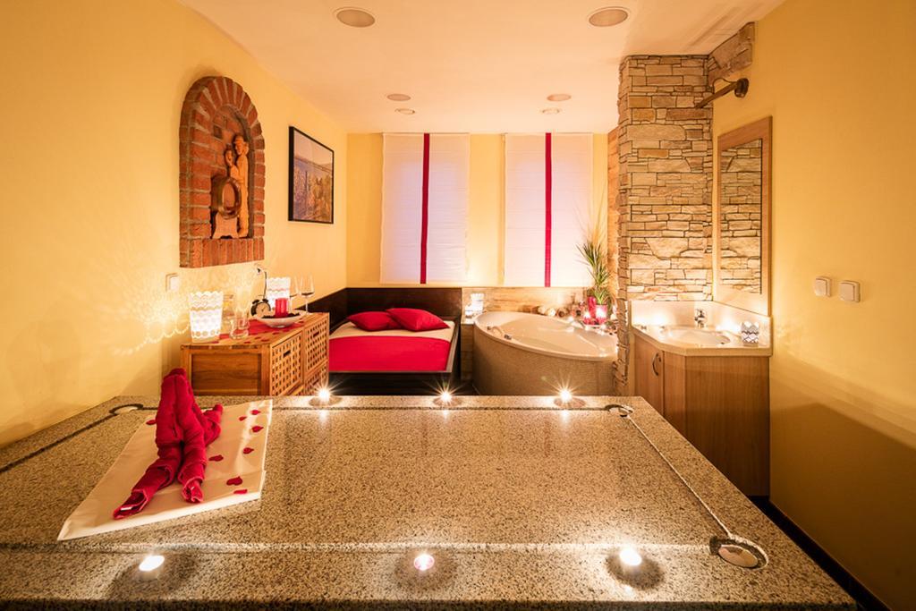 Wine Wellness Hotel Amande הוסטופצ'ה מראה חיצוני תמונה
