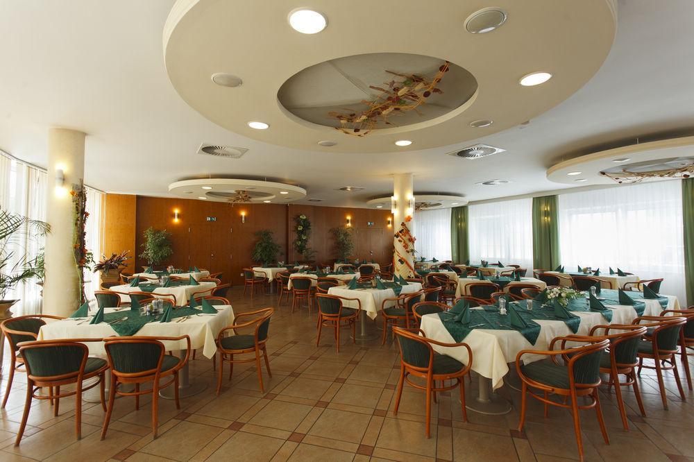 Wine Wellness Hotel Amande הוסטופצ'ה מראה חיצוני תמונה