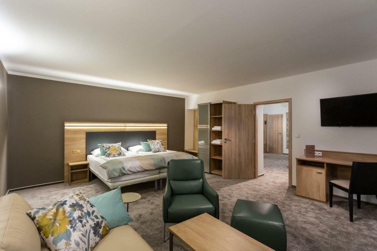 Wine Wellness Hotel Amande הוסטופצ'ה מראה חיצוני תמונה
